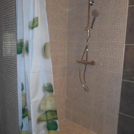 Дом отдыха Avec Jacuzzi Privatif Dans Un Mas Provencal Les Fumades-Les Bains